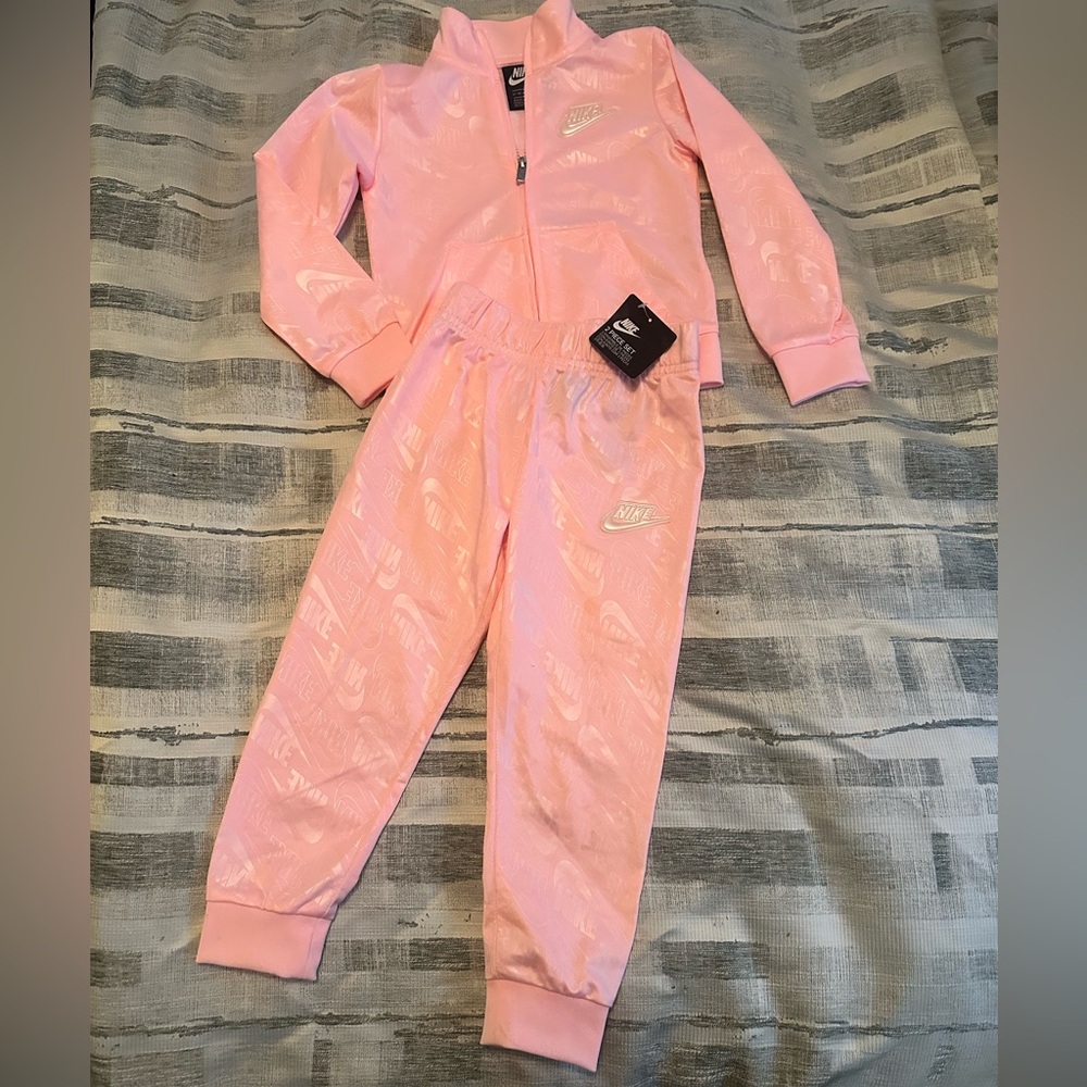 NWT Nike Toddler Girls Tracksuit